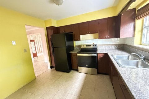 Villa ou maison à vendre à Pembroke Pines, Floride: 2 chambres, 109.72 m2 № 2087951 - photo 13