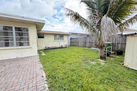 Villa ou maison à vendre à Pembroke Pines, Floride: 2 chambres, 109.72 m2 № 2087951 - photo 7