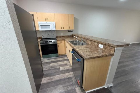 Copropriété à louer à Poinciana, Floride: 3 chambres, 113.15 m2 № 2408863 - photo 4
