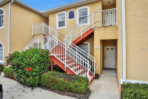 Condo à Poinciana, Floride, 3 chambres  № 2408863