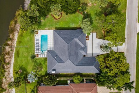 House in West Palm Beach, Florida 4 bedrooms, 377.09 sq.m. № 1809082 - photo 2