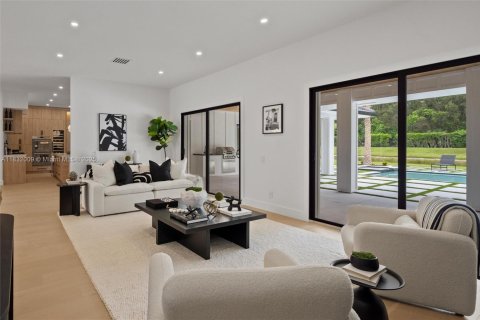House in West Palm Beach, Florida 4 bedrooms, 377.09 sq.m. № 1809082 - photo 9