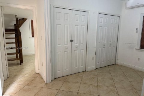 Apartment in Miami, Florida 2 bedrooms № 2040590 - photo 3