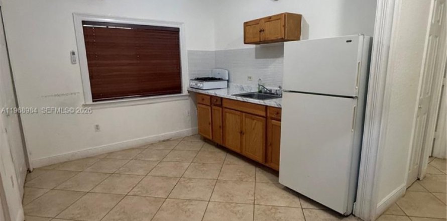 Apartment in Miami, Florida 2 bedrooms № 2040590