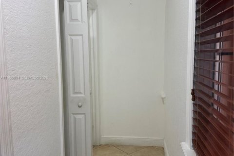 Apartment in Miami, Florida 2 bedrooms № 2040590 - photo 6