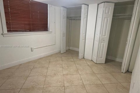 Apartment in Miami, Florida 2 bedrooms № 2040590 - photo 5