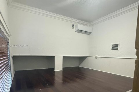 Apartment in Miami, Florida 2 bedrooms № 2040590 - photo 8