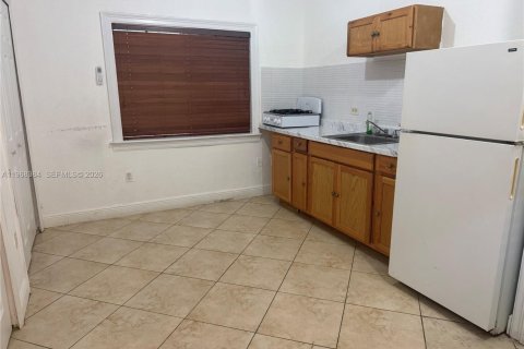 Apartment in Miami, Florida 2 bedrooms № 2040590 - photo 2