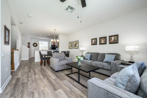Townhouse in Orlando, Florida 3 bedrooms, 162.21 sq.m. № 1723157 - photo 3