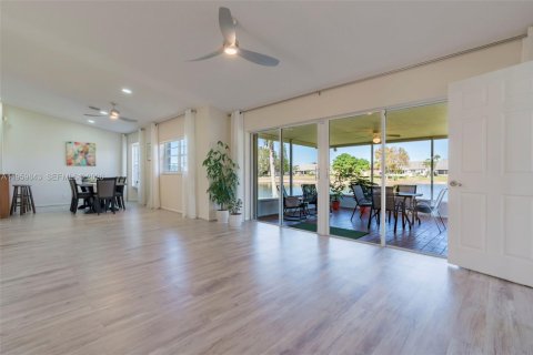 Villa ou maison à vendre à Lake Worth, Floride: 3 chambres, 190.54 m2 № 2023545 - photo 11