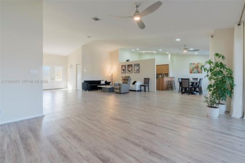 Villa ou maison à vendre à Lake Worth, Floride: 3 chambres, 190.54 m2 № 2023545 - photo 12