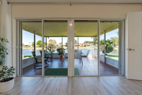 Villa ou maison à vendre à Lake Worth, Floride: 3 chambres, 190.54 m2 № 2023545 - photo 13