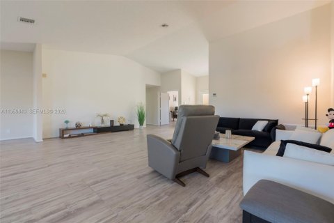 Villa ou maison à vendre à Lake Worth, Floride: 3 chambres, 190.54 m2 № 2023545 - photo 7
