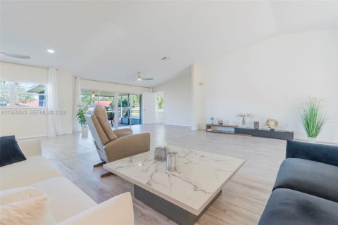 Villa ou maison à vendre à Lake Worth, Floride: 3 chambres, 190.54 m2 № 2023545 - photo 8