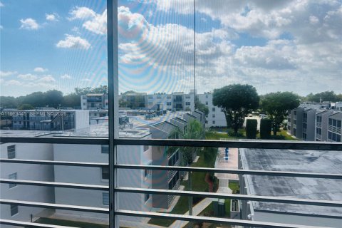 Copropriété à louer à Miami, Floride: 2 chambres, 108.32 m2 № 2031196 - photo 6