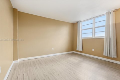 Copropriété à louer à Miami, Floride: 2 chambres, 108.32 m2 № 2031196 - photo 5