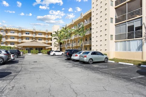 Copropriété à vendre à Hollywood, Floride: 2 chambres, 60.39 m2 № 1937163 - photo 14