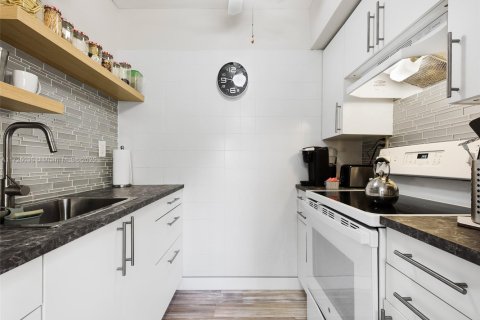 Copropriété à vendre à Hollywood, Floride: 2 chambres, 60.39 m2 № 1937163 - photo 4