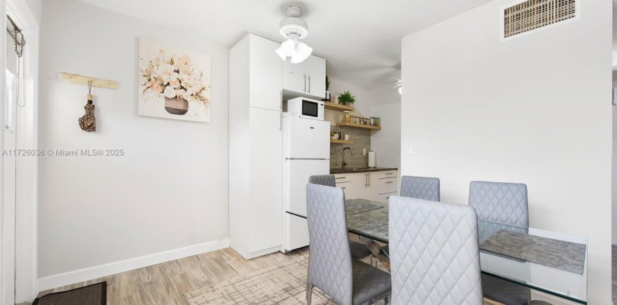 Condo à Hollywood, Floride, 2 chambres  № 1937163