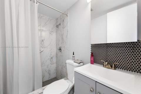 Copropriété à vendre à Hollywood, Floride: 2 chambres, 60.39 m2 № 1937163 - photo 10