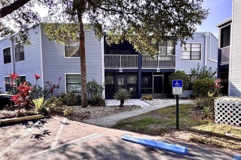 Condo in Orlando, Florida, 2 bedrooms  № 1760335 - photo 1