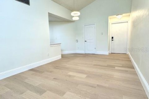 Condo in Orlando, Florida, 2 bedrooms  № 1760335 - photo 8