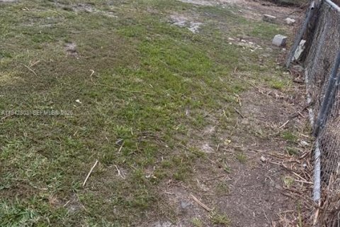 House in Miami, Florida 3 bedrooms, 127 sq.m. № 2000985 - photo 23