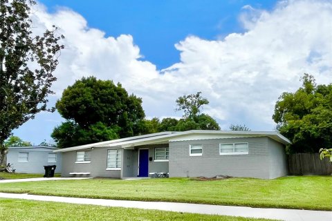 House in Orlando, Florida 3 bedrooms, 161.74 sq.m. № 1876351 - photo 2