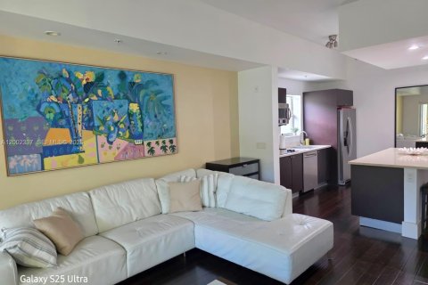 Снять в аренду кондоминиум в Дорал, Флорида 1 спальня, 99.41м2, № 2067961 - фото 14