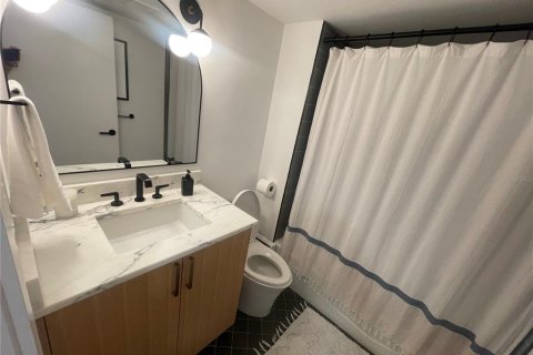 Condo in Tampa, Florida, 3 bedrooms  № 2272753 - photo 16