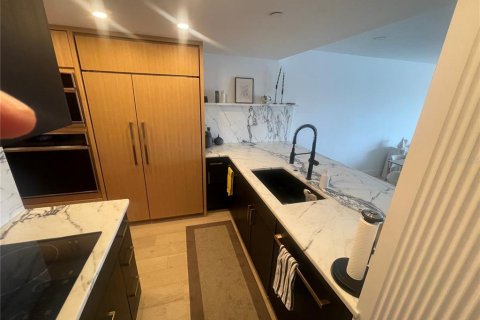 Condo in Tampa, Florida, 3 bedrooms  № 2272753 - photo 3