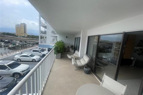 Condo in Tampa, Florida, 3 bedrooms  № 2272753 - photo 23