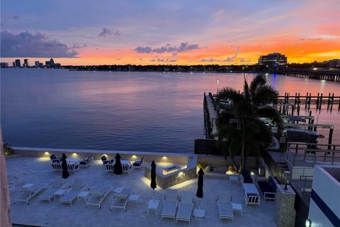 Condo in Tampa, Florida, 3 bedrooms  № 2272753 - photo 27