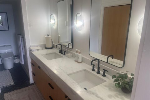 Condo in Tampa, Florida, 3 bedrooms  № 2272753 - photo 12