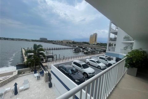 Condo in Tampa, Florida, 3 bedrooms  № 2272753 - photo 24