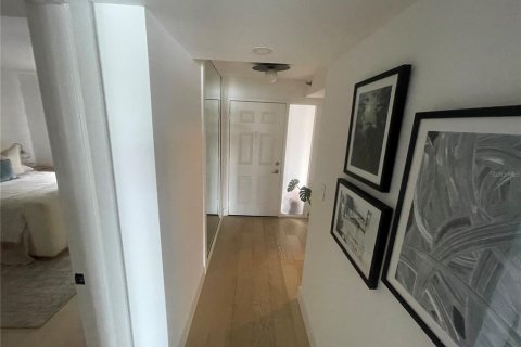 Condo in Tampa, Florida, 3 bedrooms  № 2272753 - photo 19
