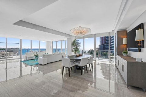 Condo in Fort Lauderdale, Florida, 4 bedrooms  № 1994619 - photo 5