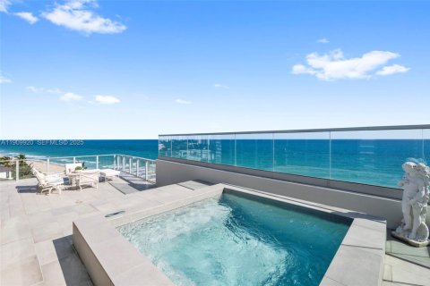 Condo in Fort Lauderdale, Florida, 4 bedrooms  № 1994619 - photo 3