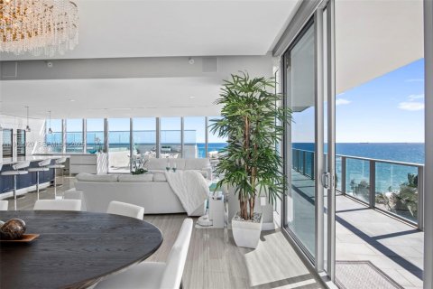 Condo in Fort Lauderdale, Florida, 4 bedrooms  № 1994619 - photo 10