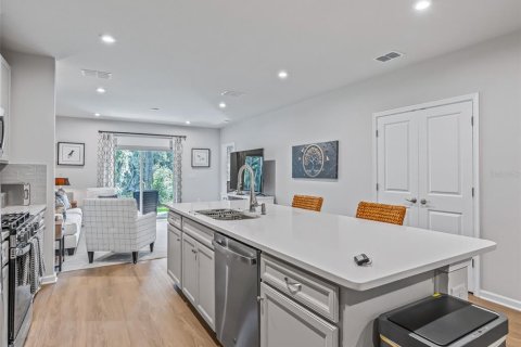 Купить виллу или дом в Леди-Лейк, Флорида 7 комнат, 140.19м2, № 2118611 - фото 14