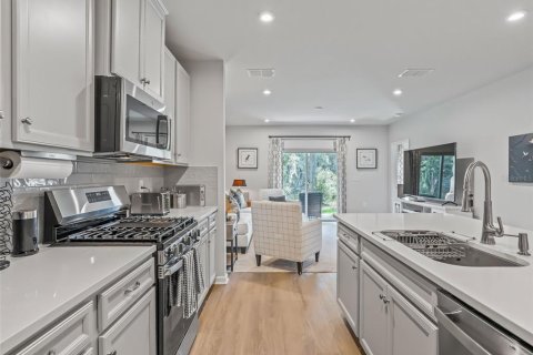 Купить виллу или дом в Леди-Лейк, Флорида 7 комнат, 140.19м2, № 2118611 - фото 13