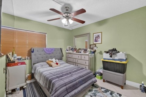 Condo in Tamarac, Florida, 2 bedrooms № 2177511 - photo 11
