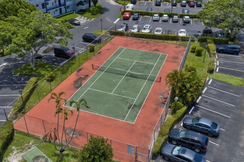 Condo in Tamarac, Florida, 2 bedrooms № 2177511 - photo 19