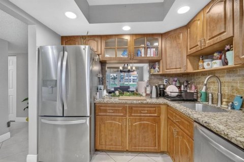 Condo in Tamarac, Florida, 2 bedrooms № 2177511 - photo 4