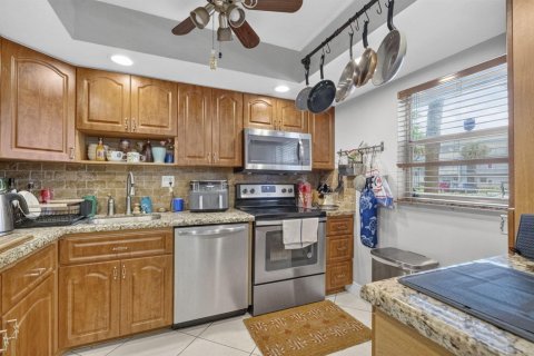 Condo in Tamarac, Florida, 2 bedrooms № 2177511 - photo 5
