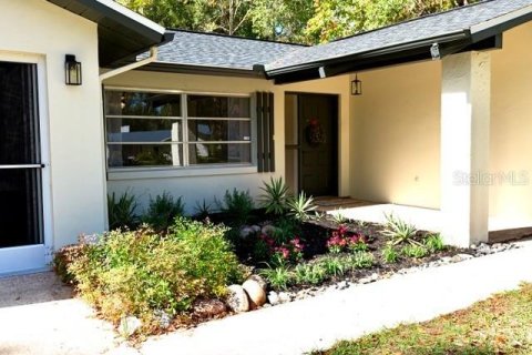 House in Dunnellon, Florida 2 bedrooms, 139.45 sq.m. № 2228379