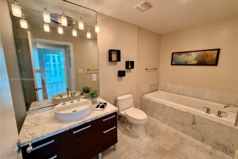 Снять в аренду кондоминиум в Майами, Флорида 1 спальня, 74.88м2, № 1941809 - фото 30