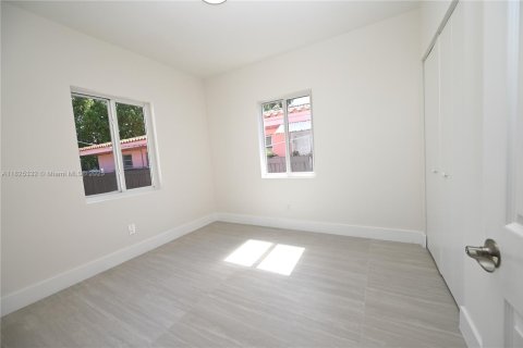 House in Miami, Florida 3 bedrooms, 129.32 sq.m. № 1792626 - photo 10