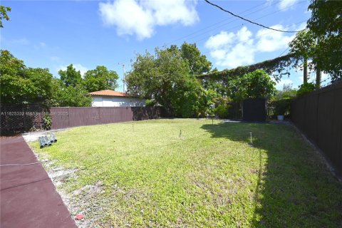 House in Miami, Florida 3 bedrooms, 129.32 sq.m. № 1792626 - photo 22
