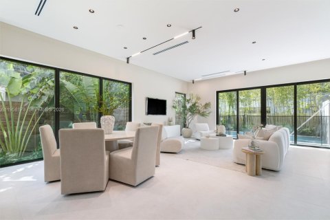 Townhouse in Miami, Florida 4 bedrooms, 243.78 sq.m. № 2045072 - photo 9